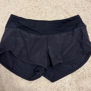 black lulu lemon shorts